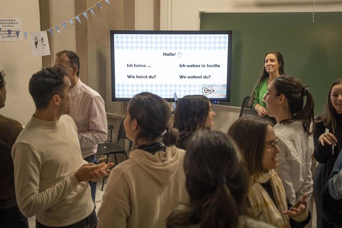 Participantes en la sesión de alemán en el Festival de Babel