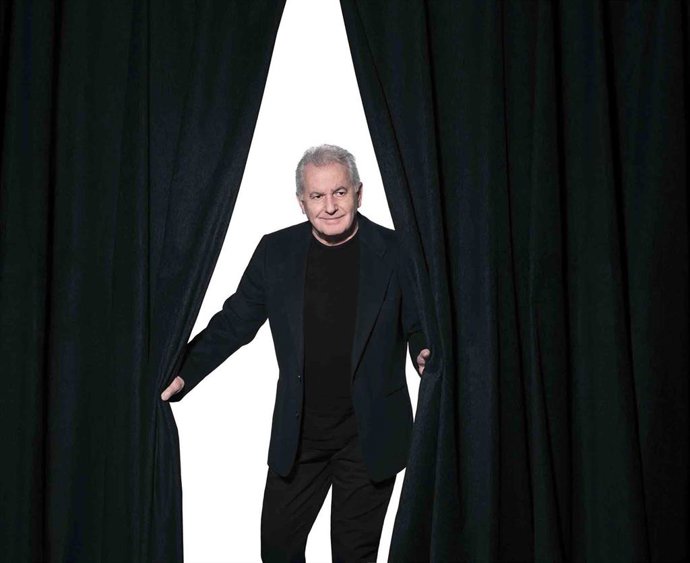 Archivo - Imagen promocional de la gira de Víctor Manuel.