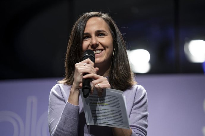 La secretaria general de Podemos y ministra de Derechos Sociales y Agenda 2030, Ione Belarra, interviene durante el acto '¿Consentiste o no? Solo sí es sí', en el Círculo de Bellas Artes, a 5 de febrero de 2023, en Madrid, (España). Podemos ha organizad