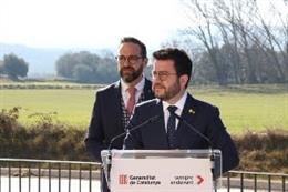 Pere Aragons y el conseller Juli Fernndez este sábado