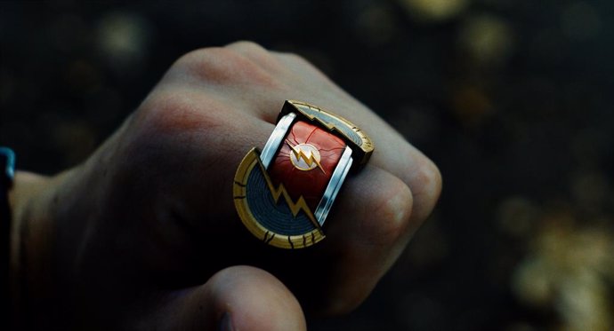 El anillo de The Flash y sus poderes: ¿Por qué es clave para el DCU?