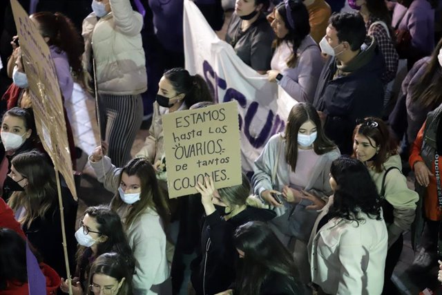 Archivo - Imagen de archivo de la movilización feminista por el 8M, Internacional de la Mujer a 8 de marzo de 2022 en Málaga 