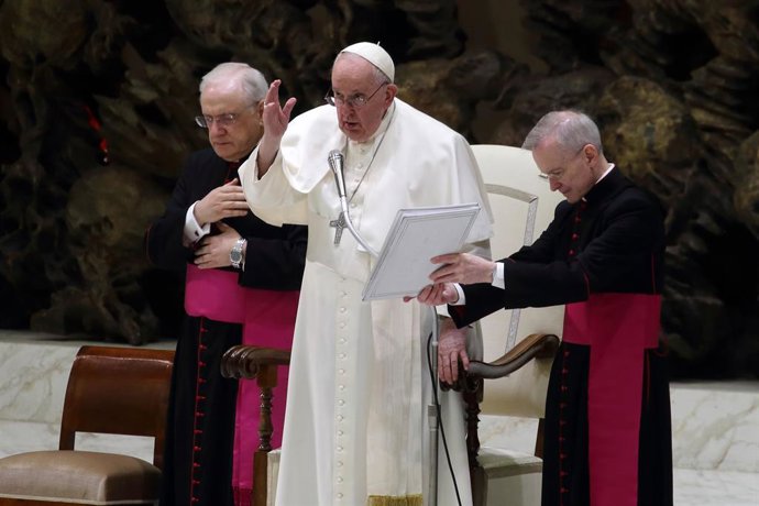 15 February 2023, Vatican, Vatican City: Pope Francis presides over his wednesday General Audience at the Vatican. Photo: Evandro Inetti/ZUMA Press Wire/dpa