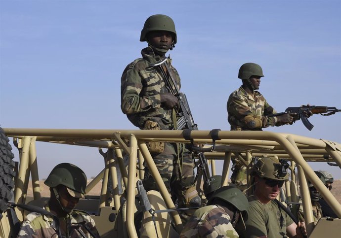 Archivo - Militares del Ejército de Níger durante una sesión de entrenamiento de las Fuerzas Armadas de EEUU en la ciudad nigerina de Agadez