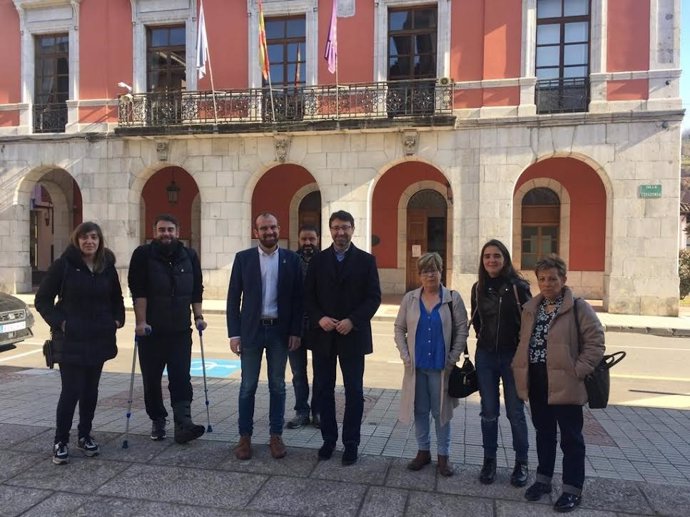 Enrique Fernández, en el centro