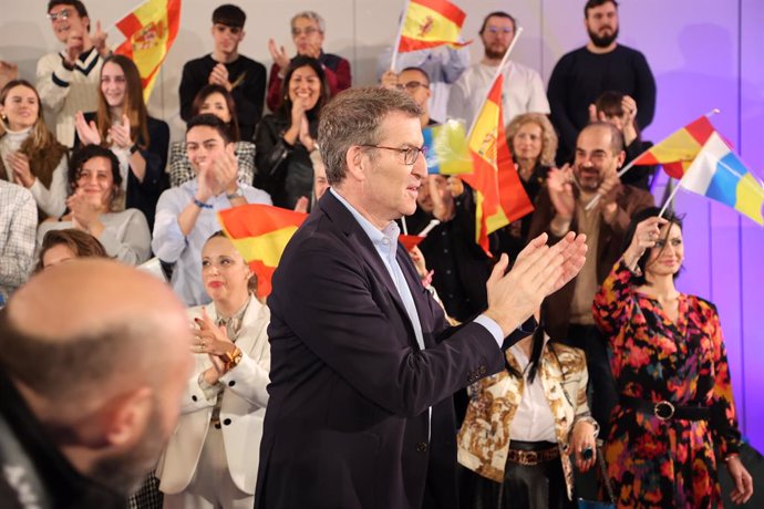 El  presidente del Partido Popular, Alberto Núñez Feijóo, interviene en el acto de presentación de la candidatura de Jimena Delgado a la alcaldía, a 18 de febrero de 2023, en Las Palmas de Gran Canaria, Gran Canaria, Las Palmas, Canarias (España). En es