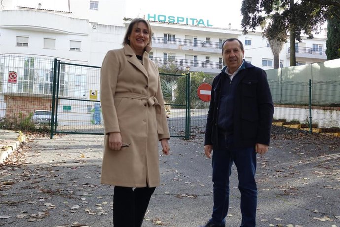 Archivo - Los parlamentarios socialistas Isabel Aguilera y José Luis Ruiz Espejo en Ronda, en imagen de archivo