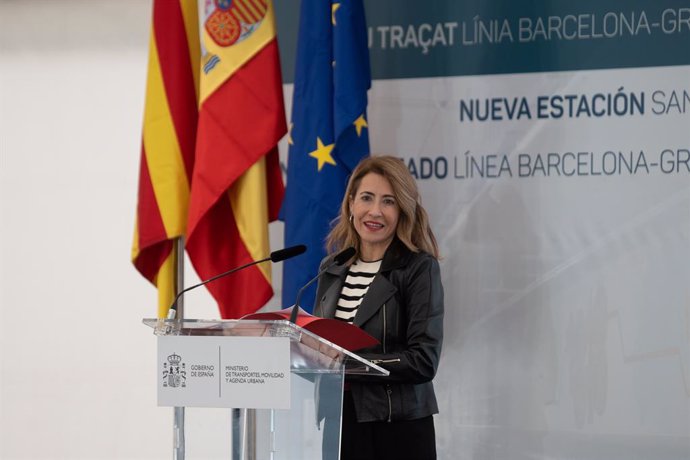 Archivo - La ministra de Transportes, Movilidad y Agenda Urbana, Raquel Sánchez, interviene durante la puesta en servicio de la nueva estación de Rodalies del barrio de Sant Andreu, a 12 de diciembre de 2022, en Barcelona