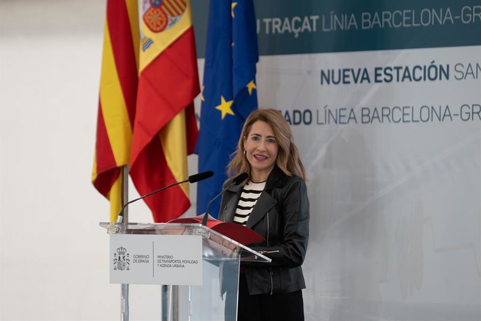 Archivo - La ministra de Transportes, Movilidad y Agenda Urbana, Raquel Sánchez, interviene durante la puesta en servicio de la nueva estación de Rodalies del barrio de Sant Andreu, a 12 de diciembre de 2022, en Barcelona