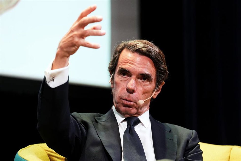 Archivo - El expresidente del Gobierno, José María Aznar, participa en el curso de verano de la Universidad Internacional Menéndez Pelayo (UIMP).