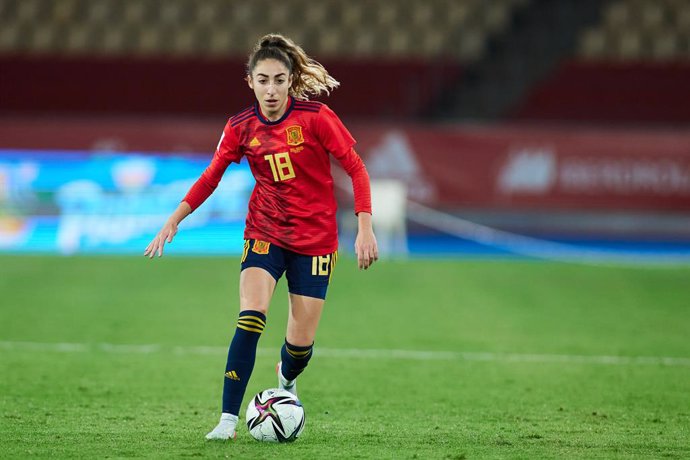 Archivo - Olga Carmona of Spain in action during FIFA Womens World Cup 2023 qualifier match between Spain and Scotland at La Cartuja Stadium on November 30, 2021 in Sevilla, Spain