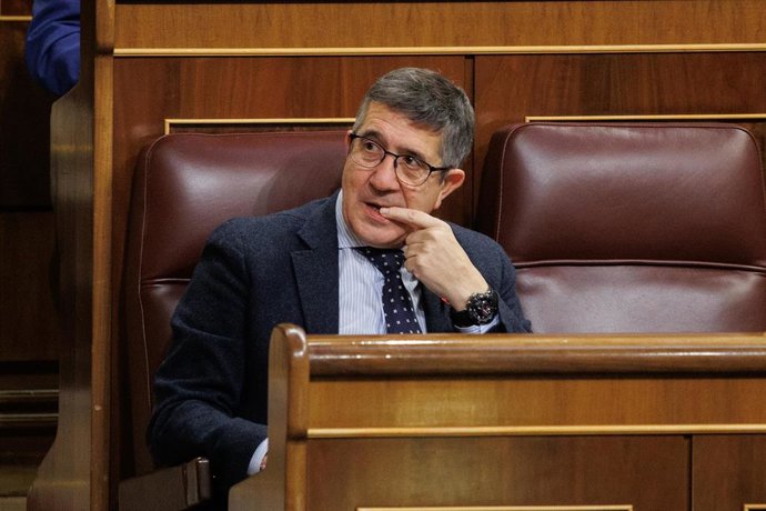 Archivo - El portavoz del PSOE en el Congreso, Patxi López, durante una sesión plenaria en el Congreso de los Diputados.