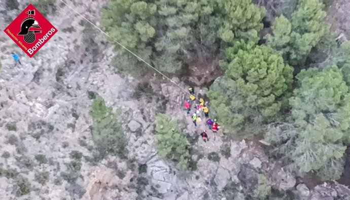 Herida grave tras perder el control mientras practicaba rapel en el Barranco de Sanes de Orihuela