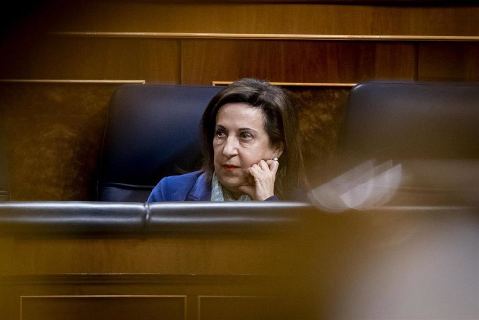 Archivo - La ministra de Defensa, Margarita Robles, en el hemiciclo del Congreso