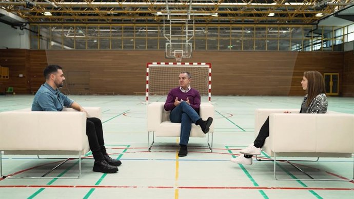 José Manuel Franco, Peque e Ismael Merino charlan sobre LGTBIfobia en el deporte