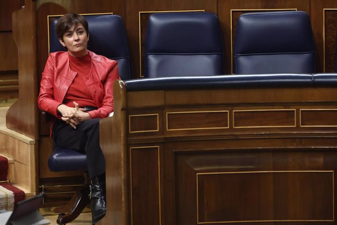 La ministra de Política Territorial y portavoz del Gobierno, Isabel Rodríguez, durante una sesión plenaria, en el Congreso de los Diputados.