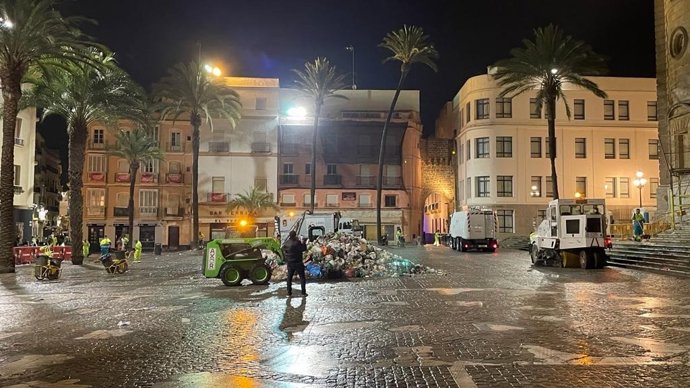 Recogidas casi 82 toneladas de basura tras el primer Sábado de Carnaval