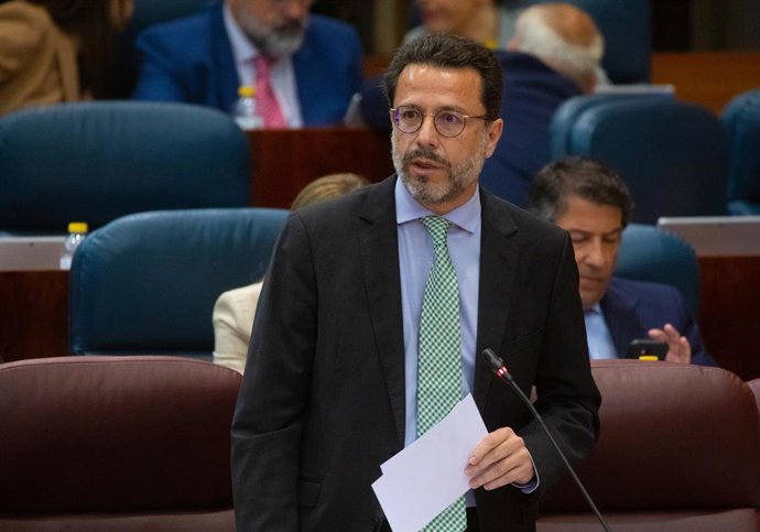 Archivo - el consejero de Economía, Hacienda y Empleo de la Comunidad de Madrid, Javier Fernández-Lasquetty, interviene durante un pleno en la Asamblea de Madrid.