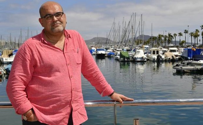 El festival conquense de Las Casas Ahorcadas rendirá homenaje al fallecido Alexis Ravelo.