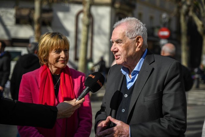 El líder d'ERC a l'Ajuntament de Barcelona, Ernest Maragall, al costat de l'expresidenta del Parlament Carme Forcadell a Barcelona