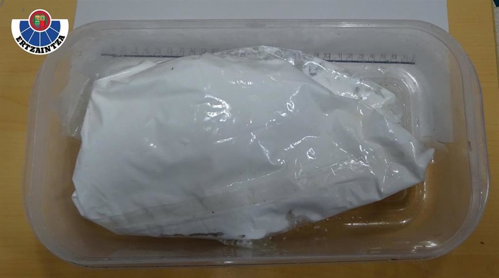 Detenidos cuatro integrantes de un grupo dedicado al tráfico de drogas en Bizkaia