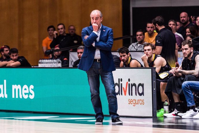 Txus Vidorreta, Head coach of Lenovo Tenerife gestures during the ACB Copa del Rey Badalona 23 Final match between Lenovo Tenerife  and Unicaja  at Palau Olimpic de Badalona on February 19, 2023 in Badalona, Barcelona, Spain.