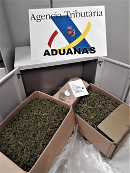 Incautados en Cáceres 12 kilos de cogollos de cannabis enviados por mensajería desde Italia