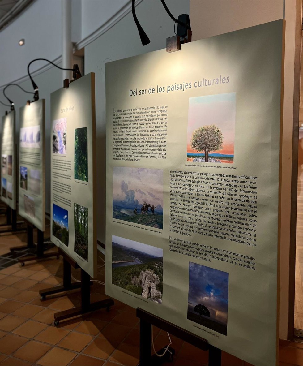 Detalle de la exposición 'Arte y Territorio. Los paisajes culturales extremeños'