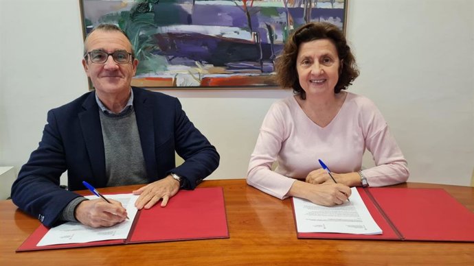 El vicepresidente y conseller de Transición Energética, Sectores Productivos y Memoria Democrática, Juan Pedro Yllanes, y la consellera de Asuntos Sociales y Deportes, Fina Santiago.