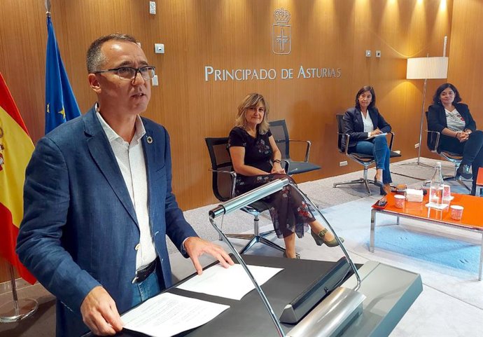 Archivo - El consejero de Salud, Pablo Fernández Muñiz.