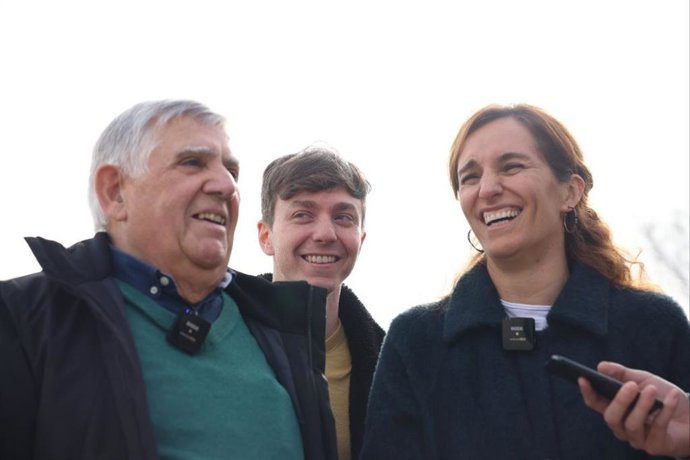 La portavoz de Más Madrid en la Asamblea, Mónica García, junto con el diputado de Más Madrid Eduardo Fernández Rubiño y el concejal Félix López Rey