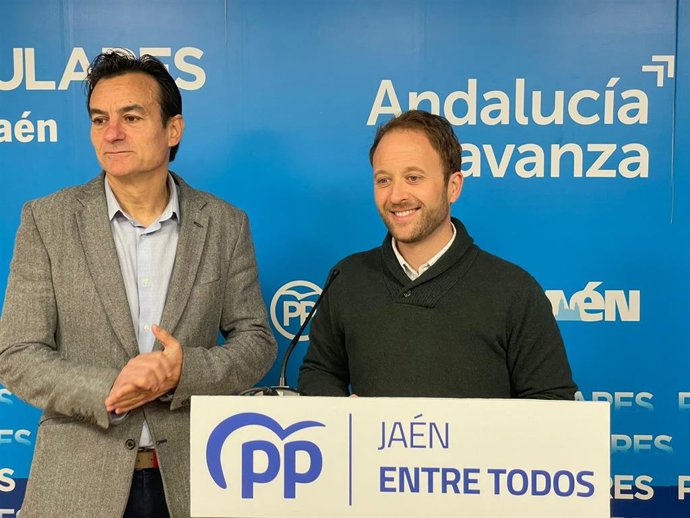Erik Domínguez y Agustín González durante la rueda de prensa