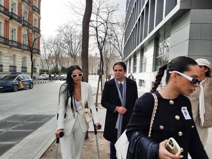 La modelo Ninoska Vásquez tas declarar ante la Audiencia Nacional en la vista de extradición a México.