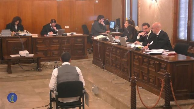 El acusado por el homicidio de Calas de Mallorca, declarando en el juicio ante un Jurado.