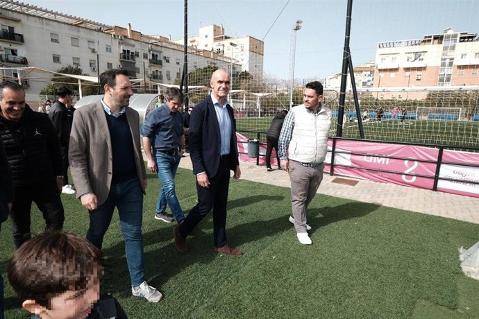Muñoz visita el CD Sendai de Sevilla Este.