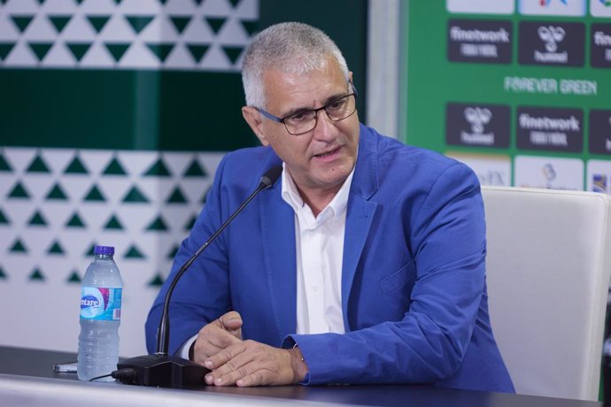Archivo - Antonio Cordon, Sport Director of Real Betis, attends during his presentation of Luiz Henrique as new player of Real Betis Balompie at Benito Villamarin stadium on July 20, 2022 in Sevilla, Spain.