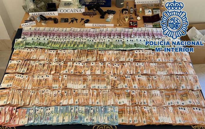 Nota De Prensa + Foto "La Policía Nacional Erradica En Antequera Un Grupo Criminal Dedicado A La Venta De Droga"