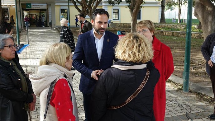 PSOE pide al Ayuntamiento "el rechazo a la privatización" de Atención Primaria y a Junta "un plan de refuerzo"