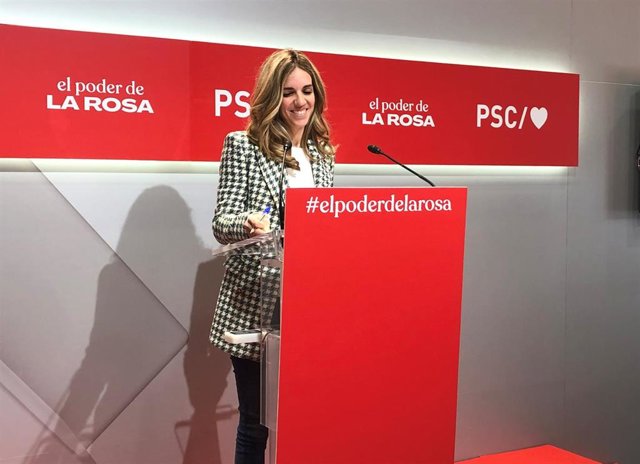 La portavoz del PSC, Elia Tortolero, en rueda de prensa.