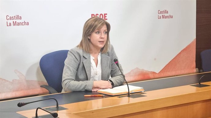 La portavoz del grupo socialista en las Cortes autonómicas, Ana Isabel Abengózar.