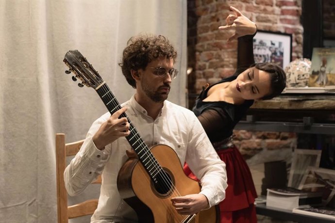 El guitarrista Álvaro Toscano y la bailarina Cristina Cazorla.