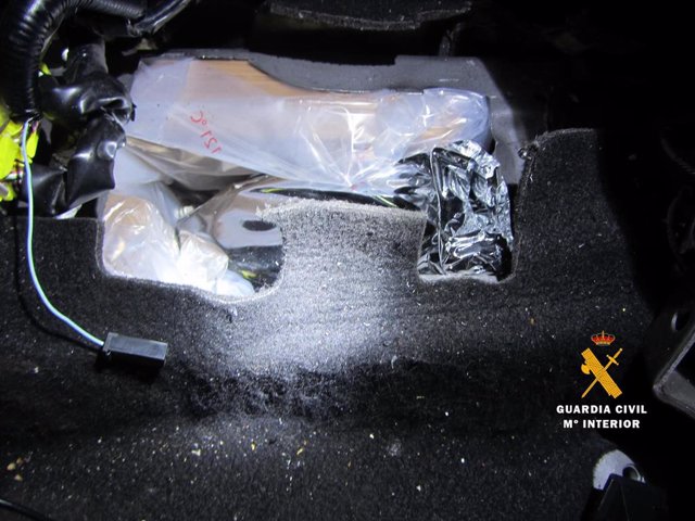 La Guardia Civil de Ceuta intercepta 15,7 kilos de cocaína en un coche con matrícula belga procedente de Algeciras (Cádiz)