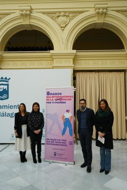 Presentación de la campaña Por ti primero del Ayuntamiento de Málaga con motivo del Día Internacional de la Mujer.