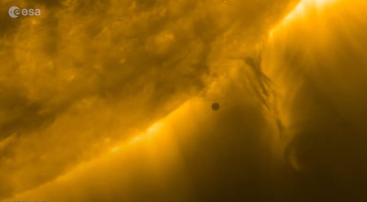 Solar Orbiter cattura il transito di Mercurio da parte del Sole