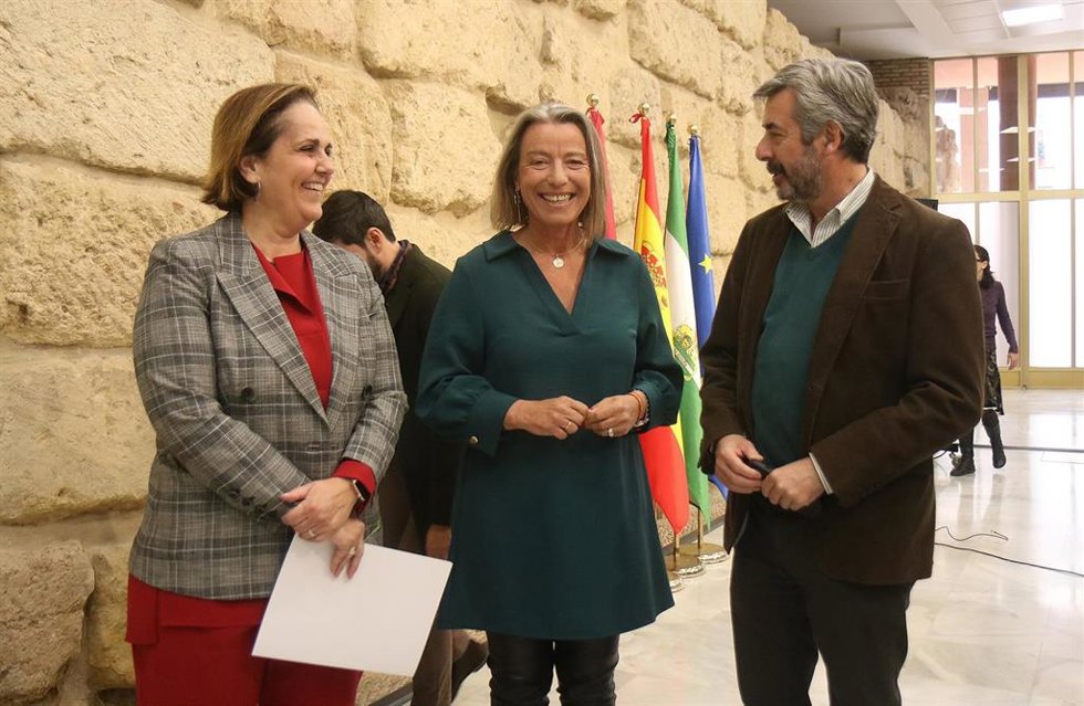 Blanca Torrent, Isabel Albás y Miguel Ángel Torrico.