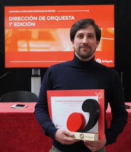 El cordobés David Fernández Caravaca gana el Concurso Juventudes Musicales de España de Dirección de Orquesta.