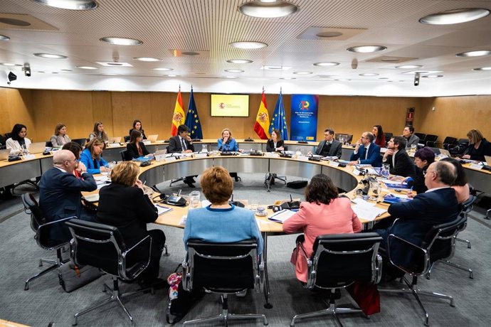 Reunión de la vicepresidenta primera Nadia Calviño con el Comité de control presupuestario del Parlamento Europeo