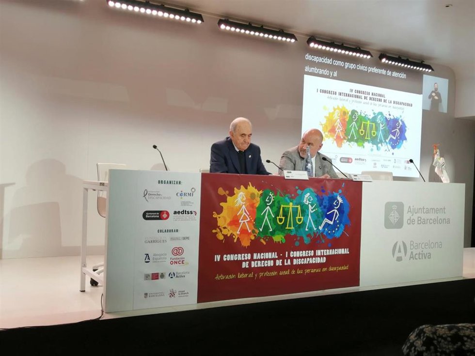 El presidente de Cermi Estatal, Luis Cayo Pérez Bueno, y el jurista Luis Enrique de la Villa