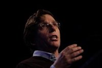 Almeida aspira a "una mayoría amplia" el 28M y no se confía pese a que las encuestas van "razonablemente bien"