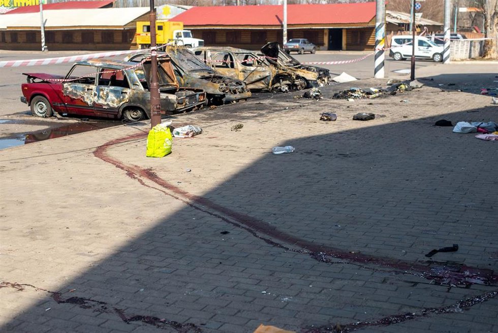 Archivo - Daños materiales tras el ataque en abril de 2022 contra la estación de tren de Kramatorsk, en Ucrania